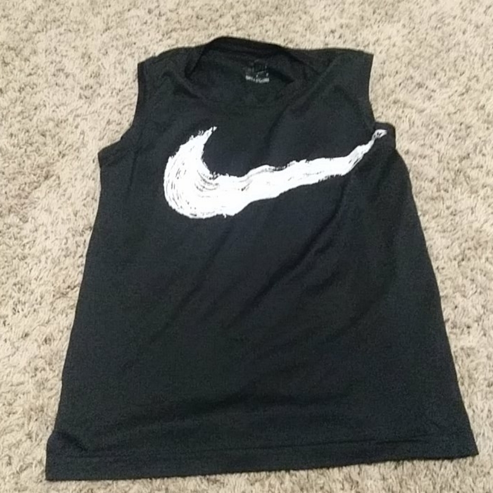 Nike cut off shirt